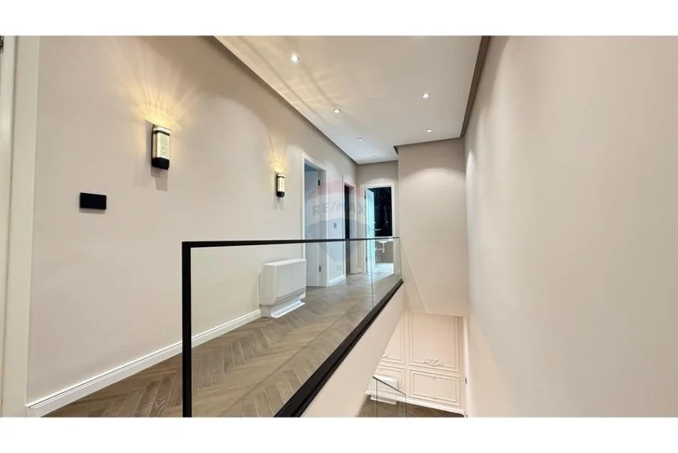 Tirane, jepet me qera Vile 3+1+Ballkon , 370 m² 3.500 € (rruga tiran elbasan)