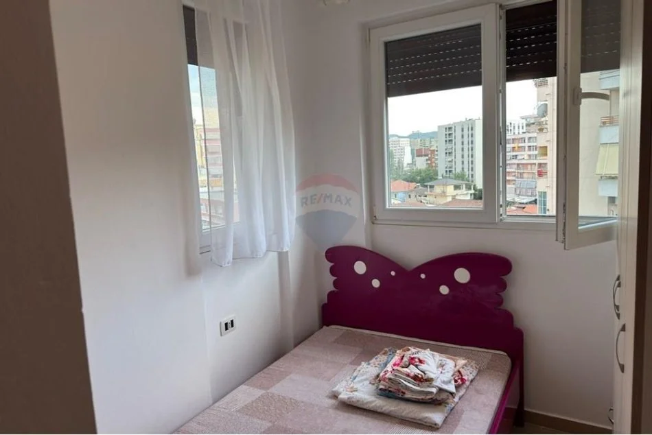 Tirane, jepet me qera apartament 2+1 , 68 m² 600 € (don bosko)