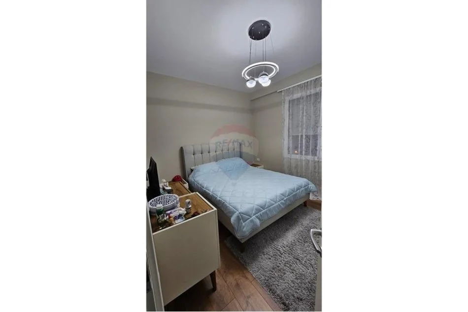 Tirane, jepet me qera apartament 2+1+Ballkon Kati 3, 94 m² 600 € (fusha e aviacionit)