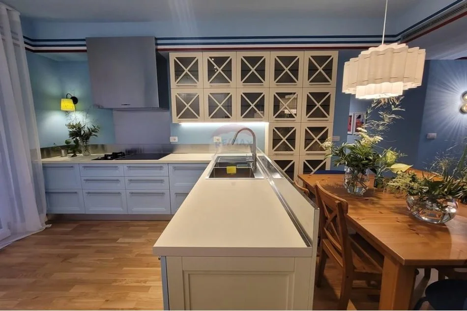 Tirane, jepet me qera apartament 3+1+Ballkon , 133 m² 1.500 € (kodra e diellit 1)