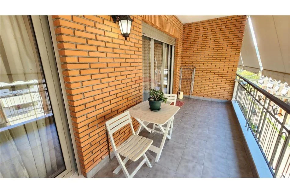 Tirane, jepet me qera apartament 1+1+Ballkon , 700 € 