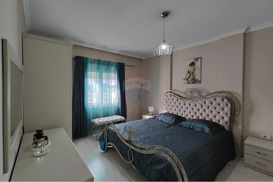 Tirane, jepet me qera apartament 2+1 Kati 9, 93 m² 800 € (Myslym Shyri)