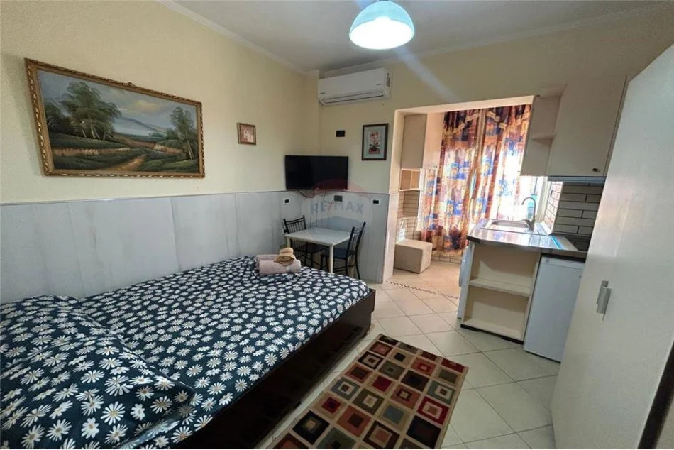 Tirane, jepet me qera apartament 1+1 Kati 2, 47 m² 300 € (Rruga Besa)