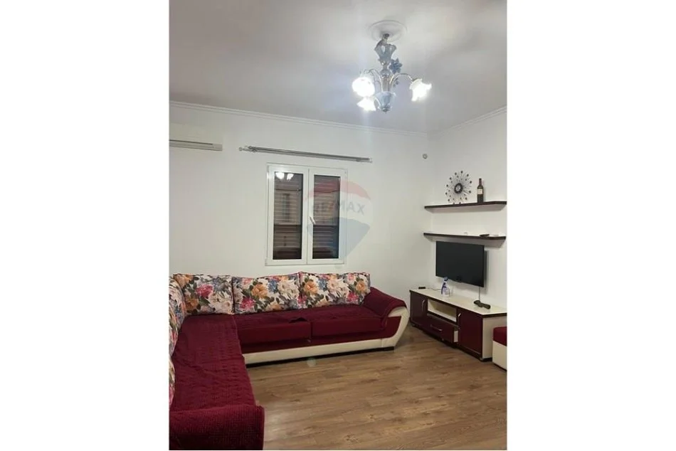 Tirane, jepet me qera apartament Kati 1, 100 m² 500 €