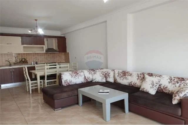 Tirane, jepet me qera apartament 2+1 Kati 4, 122 m² 500 Euro (Don Bosko)