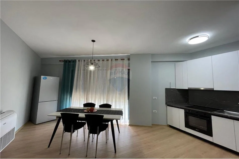 Tirane, jepet me qera apartament 2+1 Kati 2, 76 m² 450 € 