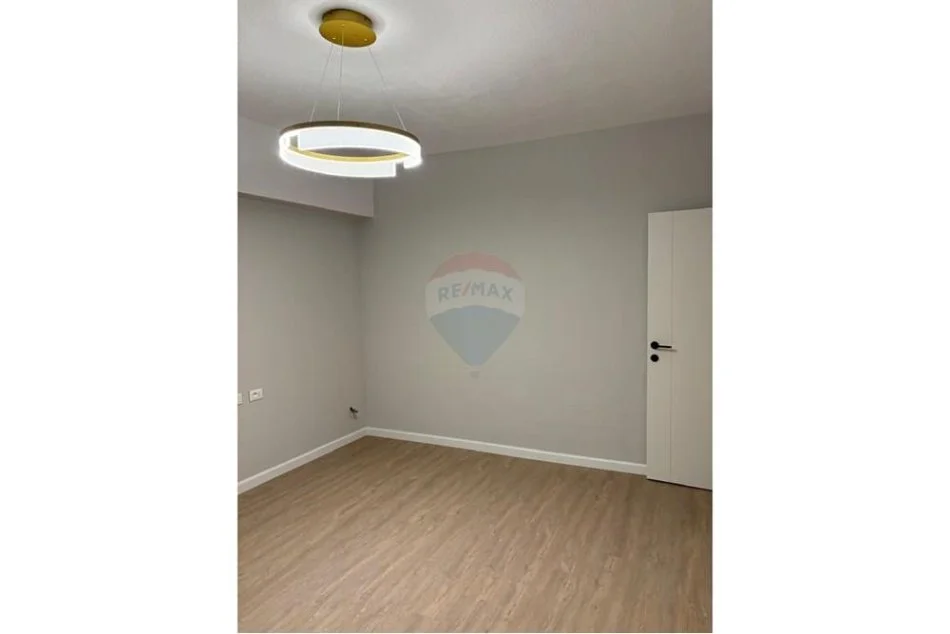 Tirane, jepet me qera apartament Kati 2, 65 m² 70.000 € (QIRA APARTAMENT PER ZYRA BULEVARDI GJERGJ FISHTA!)