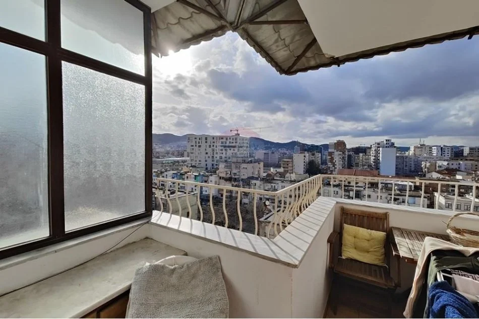 Tirane, jepet me qera apartament 2+1 Kati 9, 93 m² 800 € (Myslym Shyri)