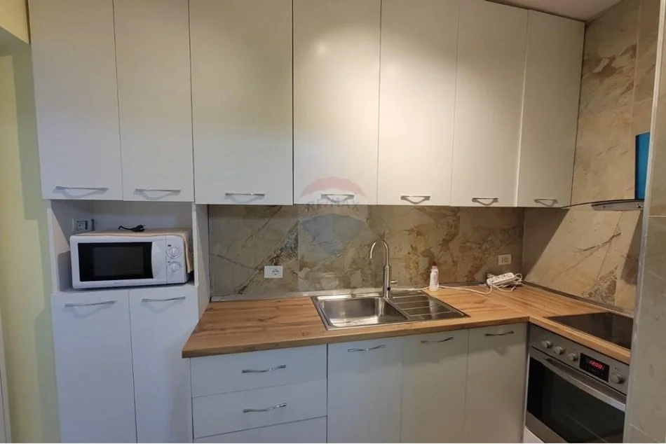 Tirane, jepet me qera apartament 1+1 Kati 2, 55 m² 500 € (Rruga Bardhyl)