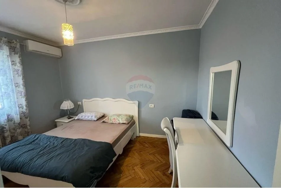 Tirane, jepet me qera 1+1 , 65 m² 600 € (Rruga e Durrsit)