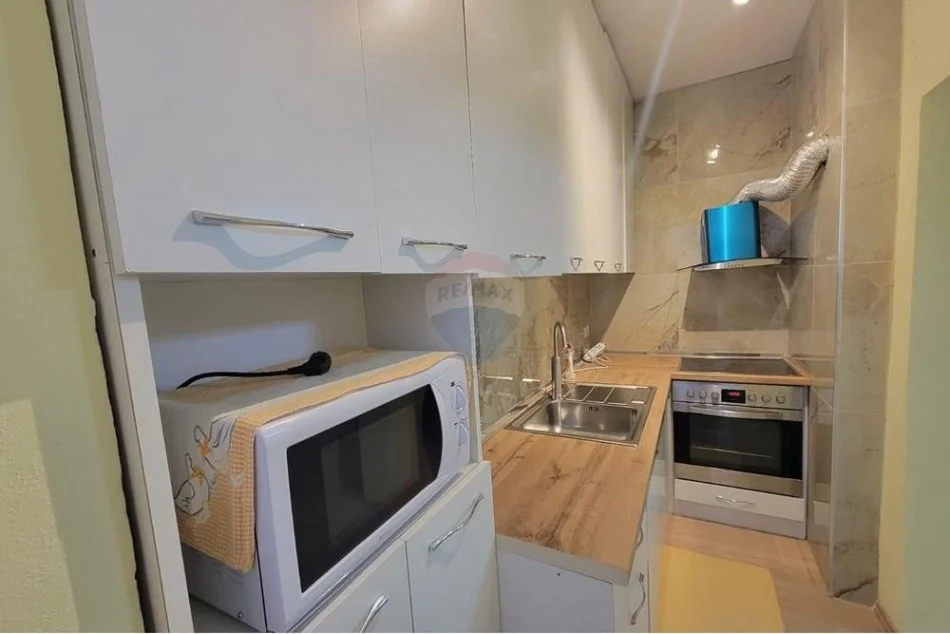 Tirane, jepet me qera apartament 1+1 Kati 2, 55 m² 500 € (Rruga Bardhyl)
