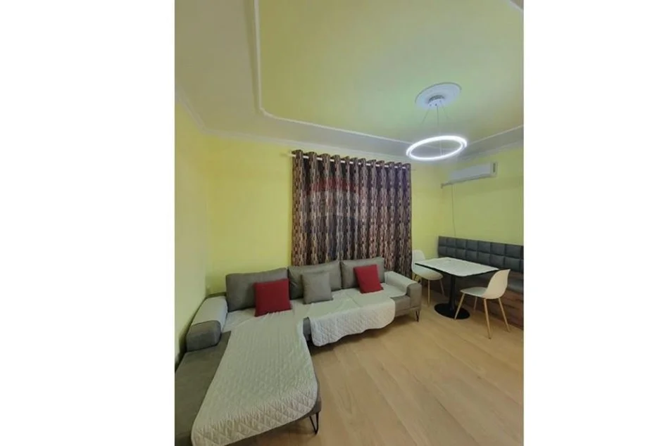 Tirane, jepet me qera apartament 1+1 Kati 2, 55 m² 500 € (Rruga Bardhyl)