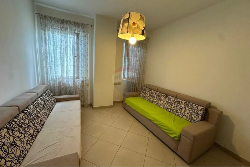 Tirane, jepet me qera , 81 m² 601 € (Rruga e Kavajes)
