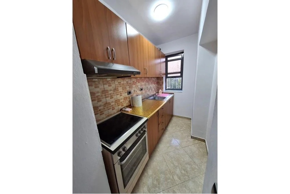 Tirane, jepet me qera apartament , 60 m² 450 € (Ali Demi)
