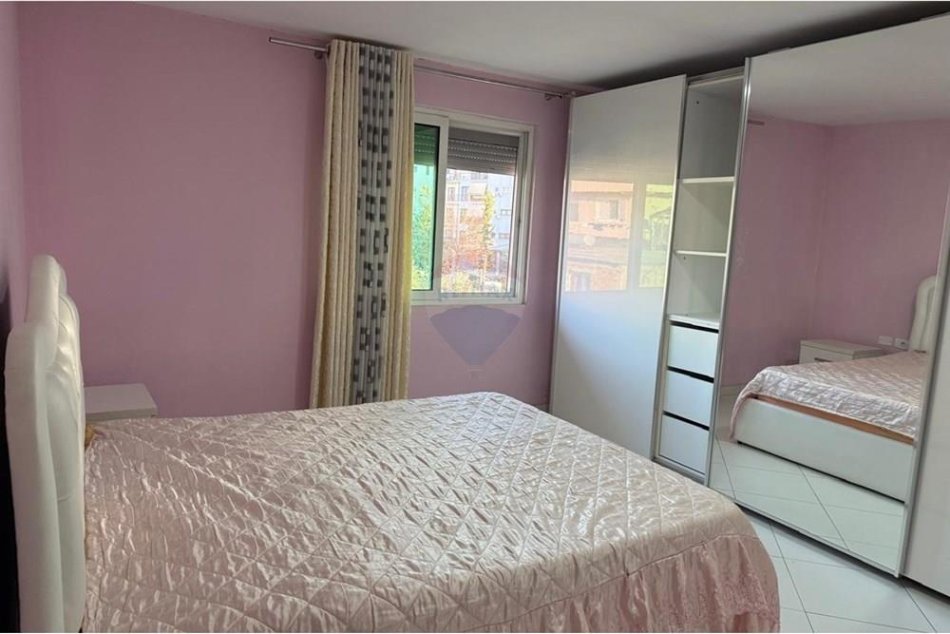 Tirane, jepet me qera apartament 2+1 Kati 1, 130 m² 600 € (Don Bosko)
