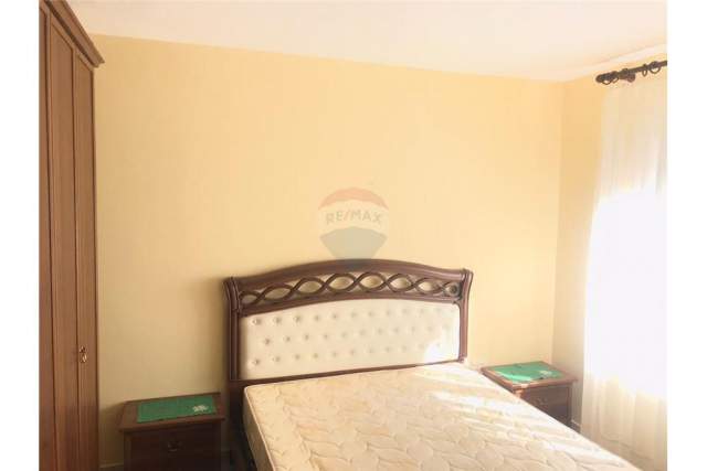 Tirane, jepet me qera apartament duplex 2+1+A+BLK Kati 2, 145 m² 500 Euro (Kristal Center, Komuna Parisit.)