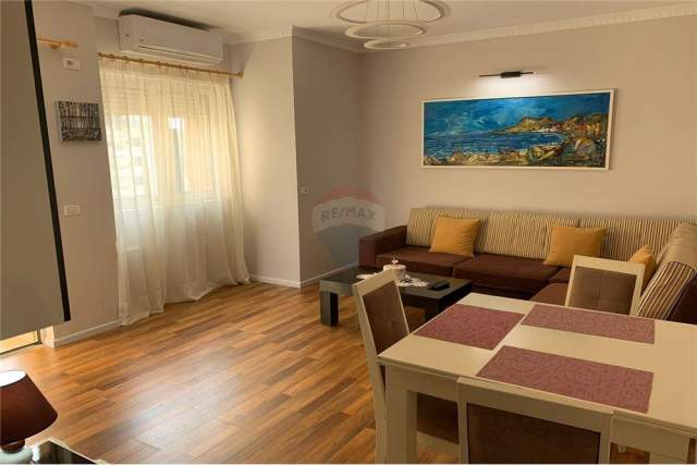 Tirane, jepet me qera apartament 2+1+BLK Kati 3, 100 m² 650 Euro (Rruga Panorama)