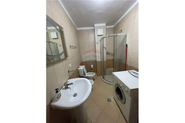 Tirane, jepet me qera apartament 2+1+BLK Kati 2, 100 m² 450 Euro (Bilal Golemi)