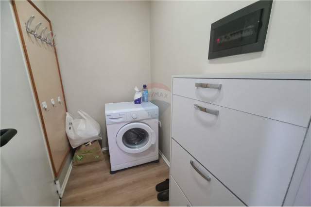 Tirane, jepet me qera apartament 1+1 Kati 6, 70 m² 450 Euro (Rruga Kavajes)