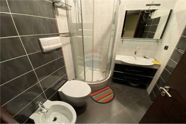 Tirane, jepet me qera apartament 1+1+BLK Kati 2, 78 m² 500 Euro (Rruga Bogdaneve)