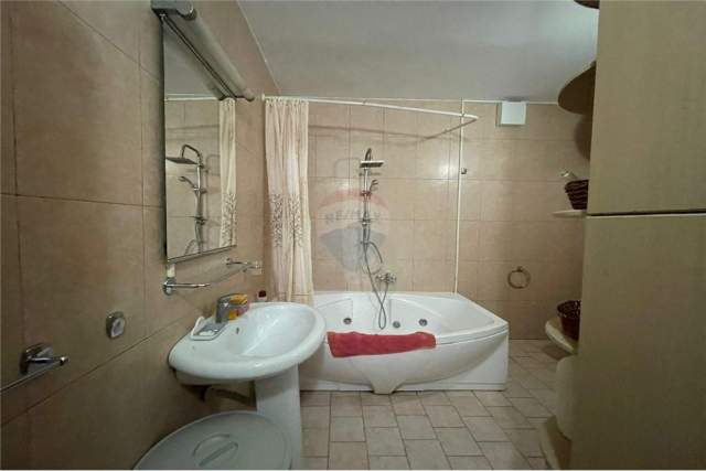 Tirane, jepet me qera apartament 2+1+BLK Kati 7, 130 m² 550 Euro (Liqeni Artificial)