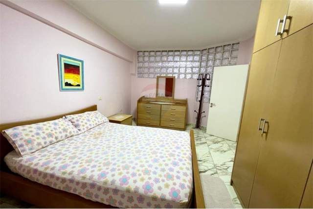 Tirane, jepet me qera apartament 1+1+A Kati 1, 60 m² 300 Euro (Margarita Tutulani)