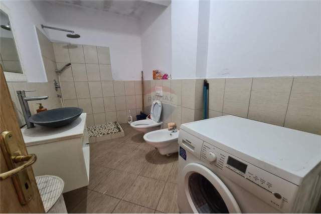 Tirane, jepet me qera apartament 2+1+BLK Kati 9, 100 m² 450 Euro (Rruga Elbasanit)
