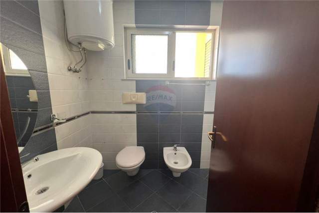 Tirane, shitet apartament 2+1+BLK Kati 6, 116 m² 240.000 Euro (Stadiumi Qemal Stafa)