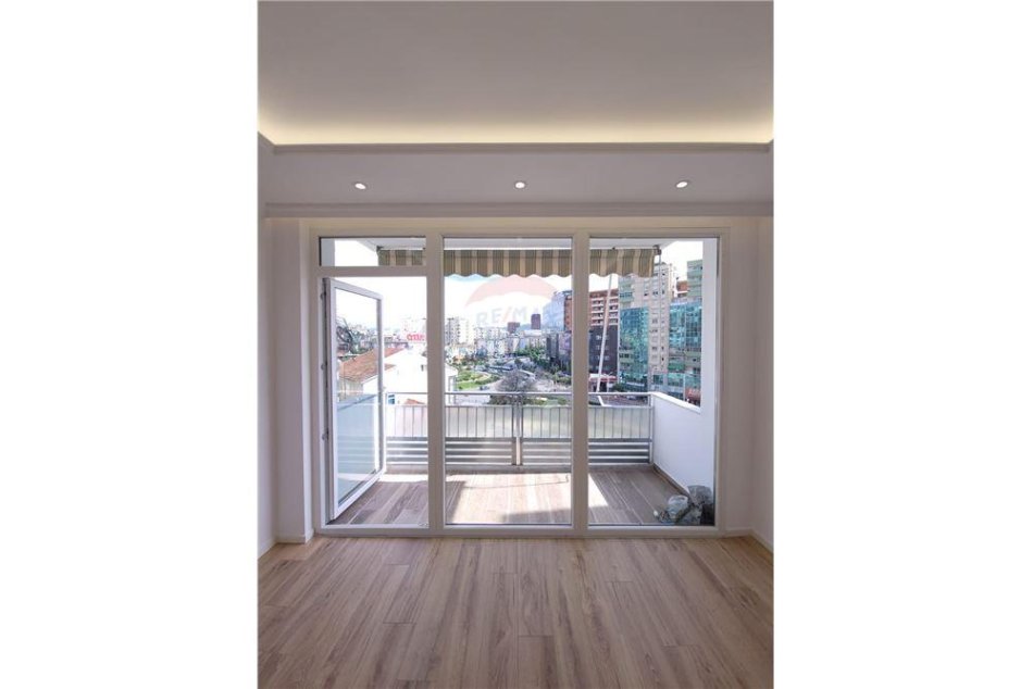 Tirane, shitet apartament 2+1 Kati 6, 94 m² 210.000 € (Rruga E Durresit)