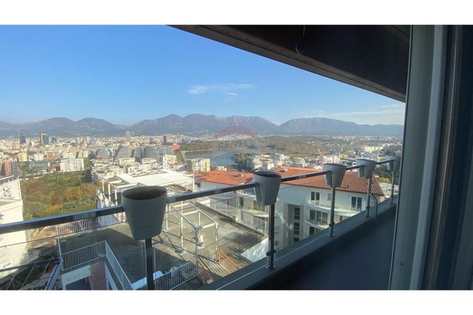 Tirane, jepet me qera apartament 2+1 , 800 € (Kopshti Botanik)