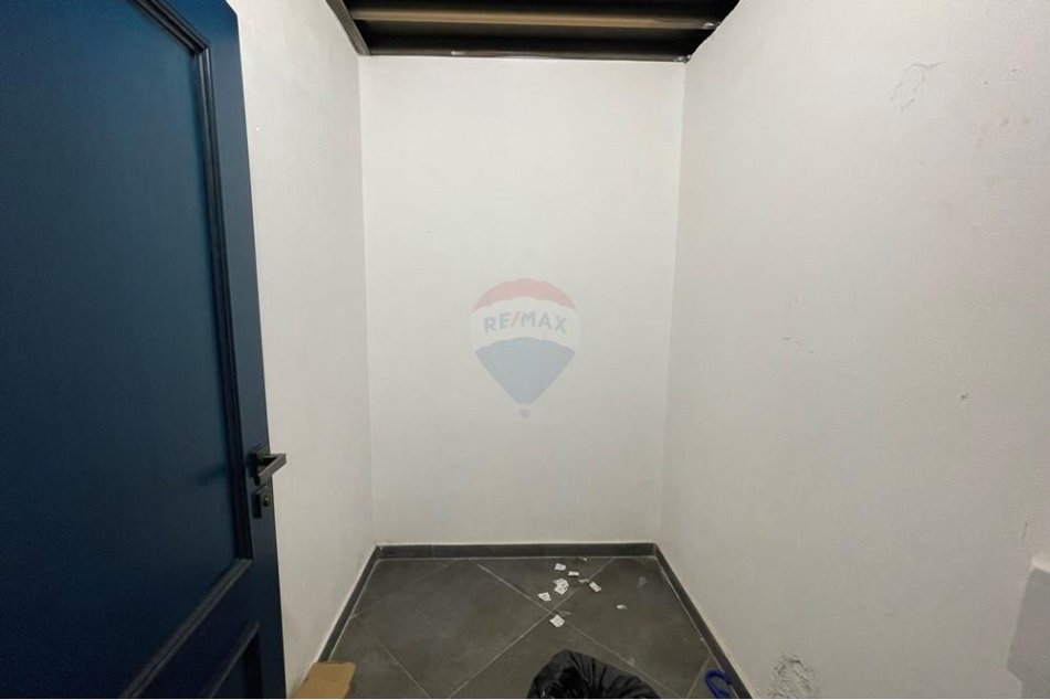 Tirane, shes ambjent biznesi Kati 0, 62 m² 149’900 € (prane Oxhakut)