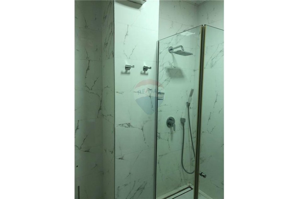 Tirane, jepet me qera apartament 1+1 , 75 m² 700 € (Rr. Tefta Tashko)