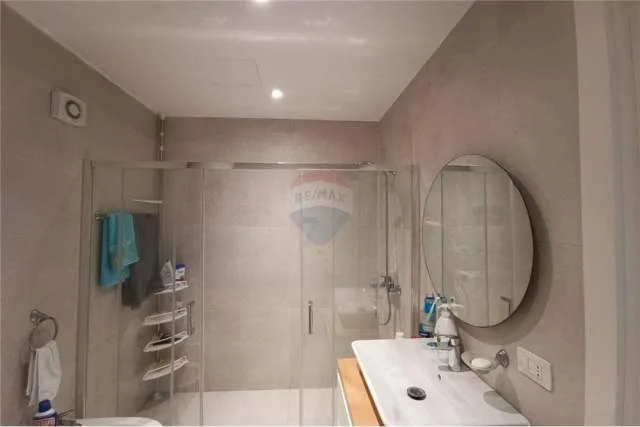 Tirane, shitet apartament 1+1+BLK Kati 8, 68 m² 132.000 Euro