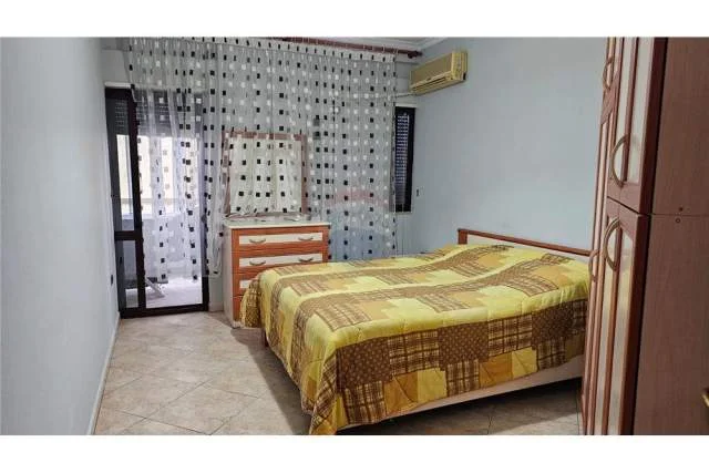 Tirane, jepet me qera apartament 1+1+BLK Kati 8, 65 m² 500 Euro (Rruga Lidhja e Prizrenit)