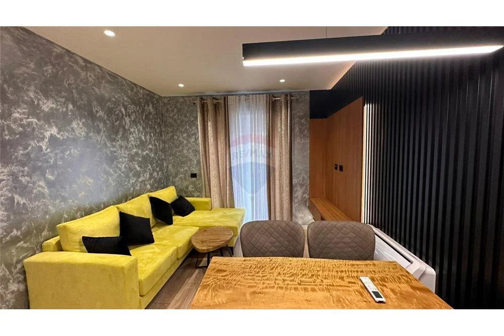 Tirane, jepet me qera apartament 2+1+BLK Kati 2, 94 m² 850 Euro (rruga kavajs)