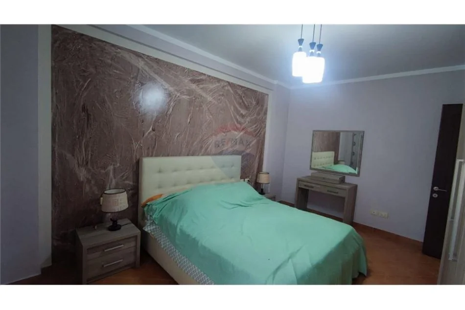 Tirane, shitet 2+1+Aneks+Ballkon Kati 3, 101 m² 140.000 € (Rruga e Qelqit)