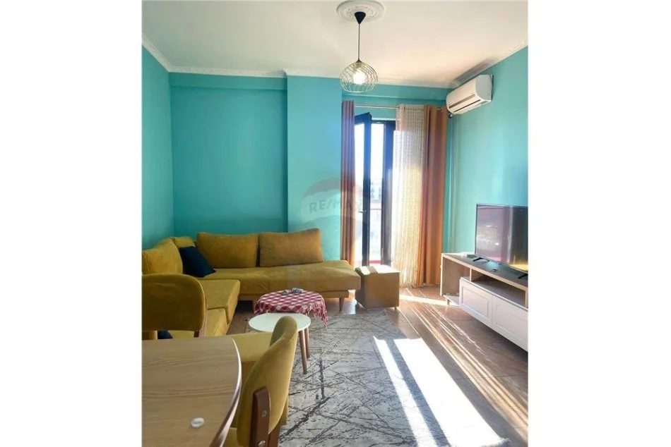 Tirane, jepet me qera apartament 1+1 Kati 4, 60 m² 500 € (rruga dibres)
