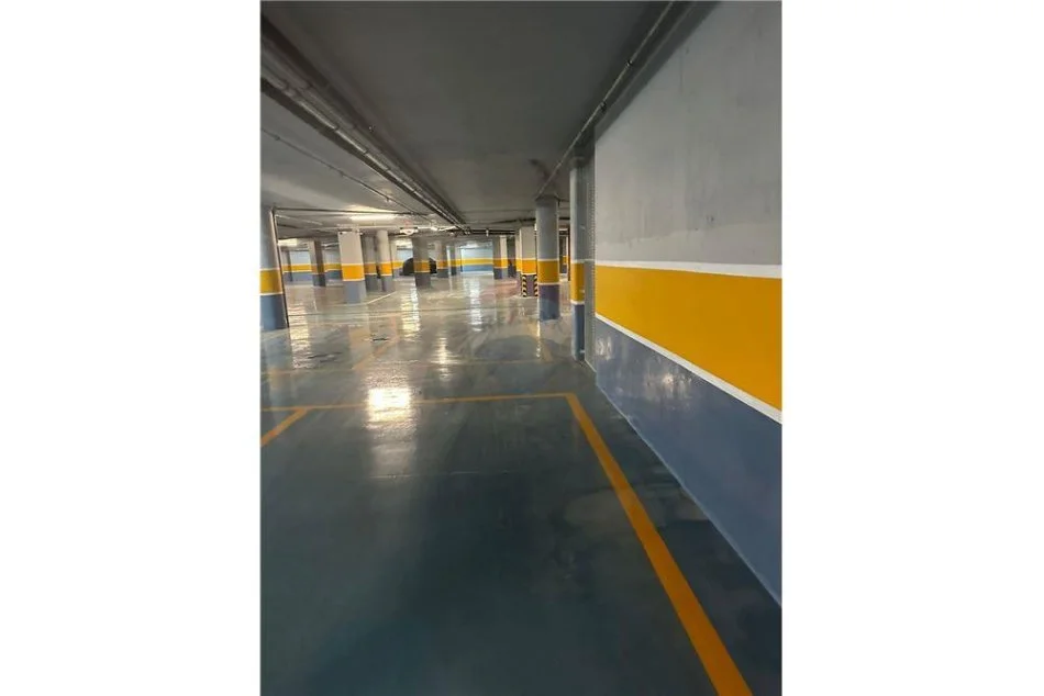 Tirane, jepet me qera apartament 1+1+Aneks+Ballkon Kati 3, 73 m² 650 € (Rruga e Kavajes - Kompleksi Delijorgji)