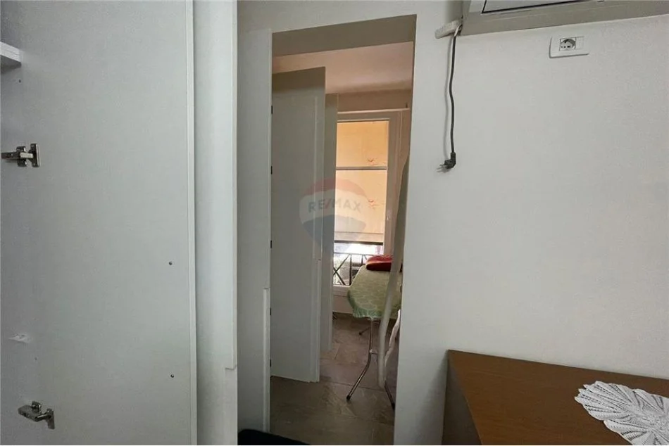 Tirane, jepet me qera 2+1 Kati 4, 90 m² 700 € (Komuna e Parisit)