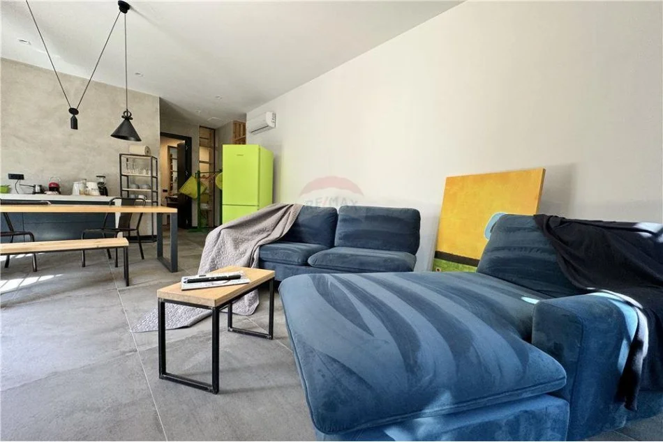 Durres, shitet apartament 1+1 Kati 1, 76 m² 220.000 € (Qerret)