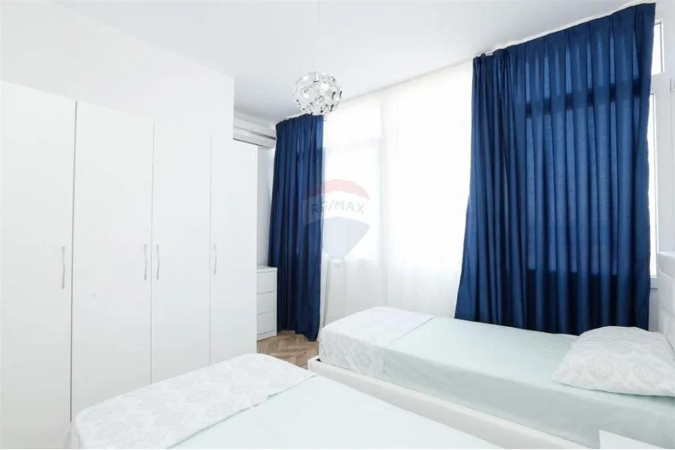 Tirane, jepet me qera 2+1+Ballkon Kati 10, 120 m² 750 € (BLLOKU - Tirana e Re - Petronini, Shqipëri)