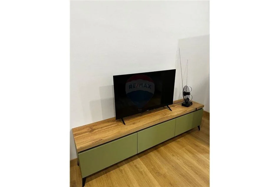 Tirane, jepet me qera 2+1 Kati 0, 60 m² 400 € (APARTAMENT ME QIRA 2+1 NE Selite te Vjeter)