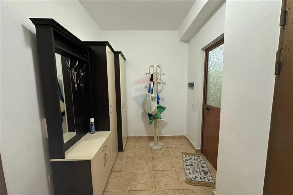 Tirane, shitet apartament 1+1 Kati 3, 65 m² 90.000 € (rruga e dibres)