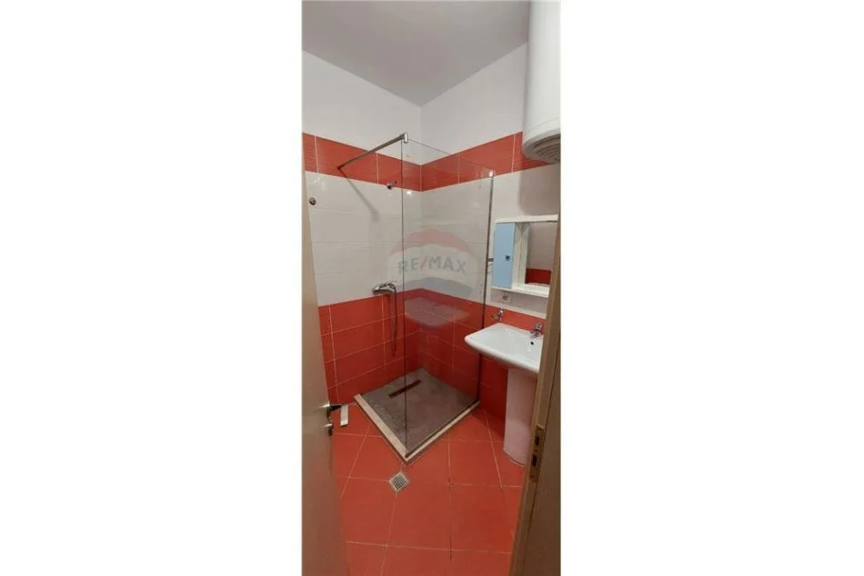 Tirane, jepet me qera apartament 2+1 Kati 6, 85 m² 550 € (don bosko)