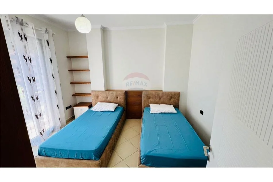 Tirane, jepet me qera apartament 2+1 Kati 3, 120 m² 700 € (Rruga e Kosovareve)