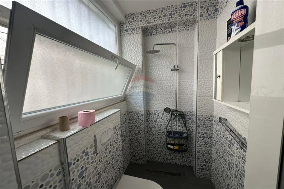 Tirane, jepet me qera apartament 2+1 Kati 1, 67 m² 500 € (21 Dhjetori)