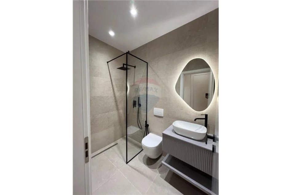 Tirane, shitet apartament 2+1 Kati 3, 103 m² 255.000 € (9 - kateshet - Qendër)