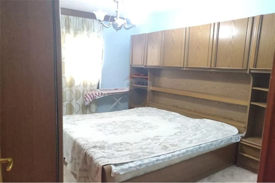 Tirane, jepet me qera apartament 1+1 Kati 9, 75 m² 450 € (21 dhjetori)