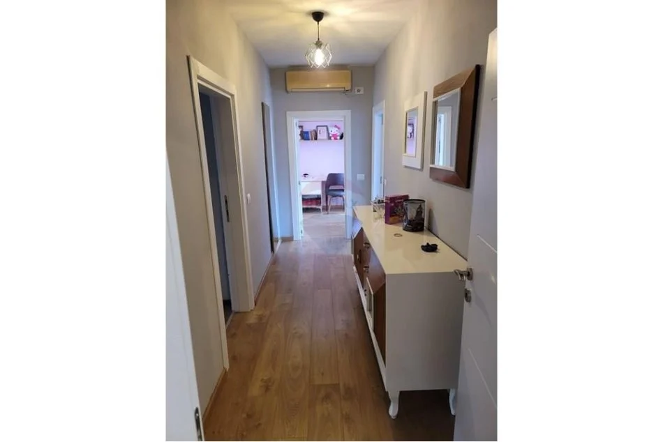 Tirane, shitet apartament 2+1 Kati 5, 92 m² 190.000 € (Rruga e Durrësit)