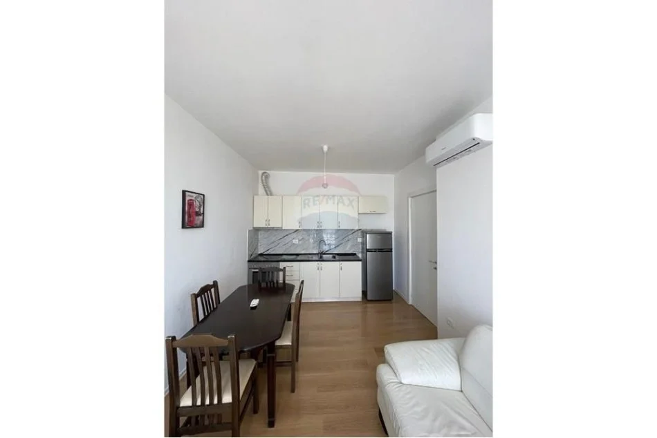 jepet me qera apartament 2+1 Kati 3, 100 m² 600 € (Apartament 2+1 per qira tek Tregu Elektrik!)